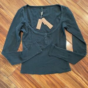 SKIMS Long Sleeve Waffle Henley Top - Dark Gray